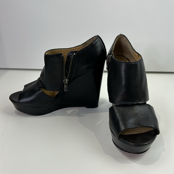 Coach Jaelyn Open Toe Black Leather Platform Wedges Zip Up Heeled Sandals - Picture 13 of 14